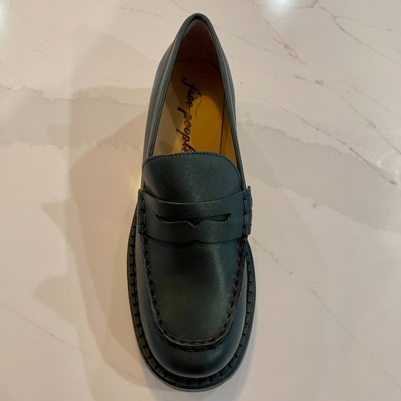 FREE PEOPLE Lyra Lug Sole Loafers / Deep Jade Leather Sizes 9.5/10 avail. - Picture 9 of 12